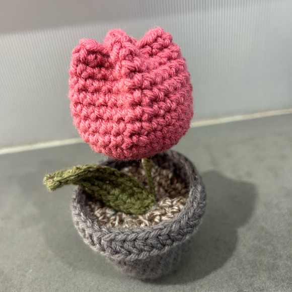 Tulip Flower Plushie Crochet Amigurumi Flower - Picture 3 of 3